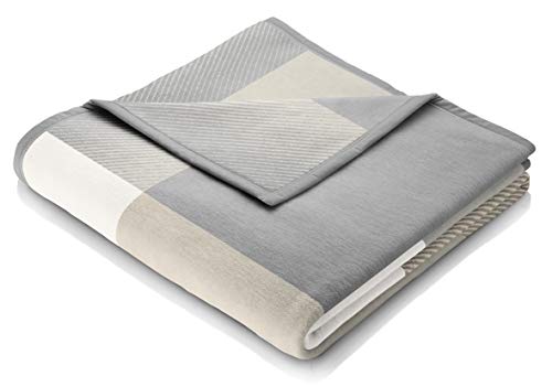 biederlack® weiche Kuscheldecke aus Baumwolle & Polyacryl I Made in Germany I Öko-Tex Zertifiziert I nachhaltig produziert I Couch-Decke Across Beige in Grau-Beige kariert I Sofa-Decke 180x220 cm