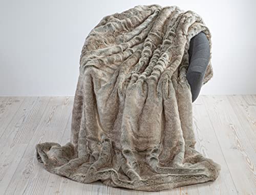 JotCo Felldecke Grauwolf grau-beige, aus weichem Fellimitat, als Wohndecke, Tagesdecke oder Kissen (Felldecke 220x240cm)