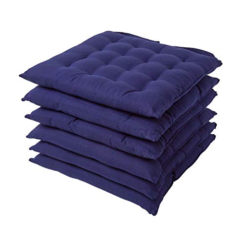 Homescapes 6er Set Stuhlkissen 40 x 40 cm, dunkelblau, Sitzkissen mit Bändern und Knopfverschluss, einfarbige Auflagen für Stühle mit Bezug aus 100% Baumwolle und weicher Polyester-Füllung, blau