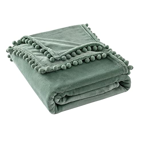 MIULEE Kuscheldecke Fleecedecke Flanell Decke mit Pompoms Einfarbig Wohndecken Couchdecke Flauschig Überwurf Mikrofaser Tagesdecke Sofadecke Blanket, 170x210cm, Matcha Grün