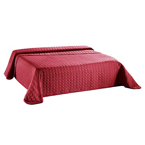 Aqua-Textil Dreamlike Tagesdecke 180 x 250 cm Bordeaux rot Mikrofaser Bettüberwurf leichte Wattierung Steppdecke