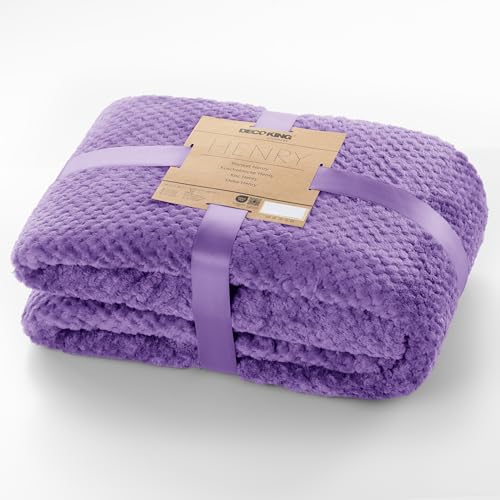 DecoKing Kuscheldecke 150x200 cm violett Decke Microfaser Wohndecke Tagesdecke Fleece weich sanft kuschelig skandinavischer Stil lila Henry