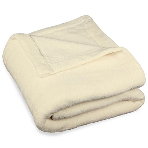 CelinaTex Flauschige Kuscheldecke 150 x 200 cm Creme weiß Decke Sofa warm Wohndecke weich Mikrofaser Fleece Oeko-TEX Montreal