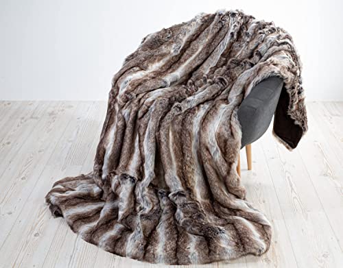 JotCo Felldecke Wolf grau-braun, aus weichem Fellimitat, als Wohndecke, Tagesdecke oder Kissen (Felldecke 170x220cm)