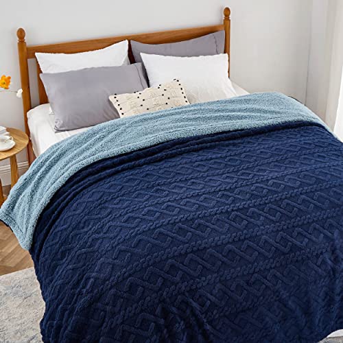 BEDSURE Kuscheldecke 220x240 Decke Sofa - Wohndecke Strickdecke Große, Sofadecke Doppelgesicht Extra Weich, Kuscheldecke Flauschig XXL Wohnzimmer, Wolldecke Blau, Couchdecke Sofa überwurfdecke