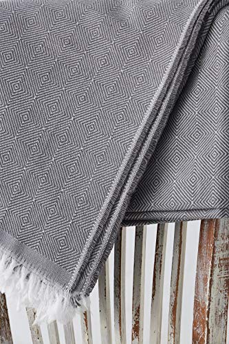 Textil-home Bettüberwurf, Mehrzweck/Plaid 130 x 180cm Dante - Eignet Sich als Sofaüberwurf und auch als Tagesdecke. Farbe Grau
