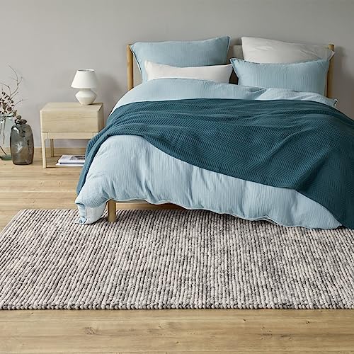 URBANARA Tagesdecke Lixa – 100% Reine Baumwolle, Petrol, texturiertes Fischgrat – 180 x 230 cm, Überwurf, Decke, Bettüberwurf, Sofaüberwurf, Baumwolldecke